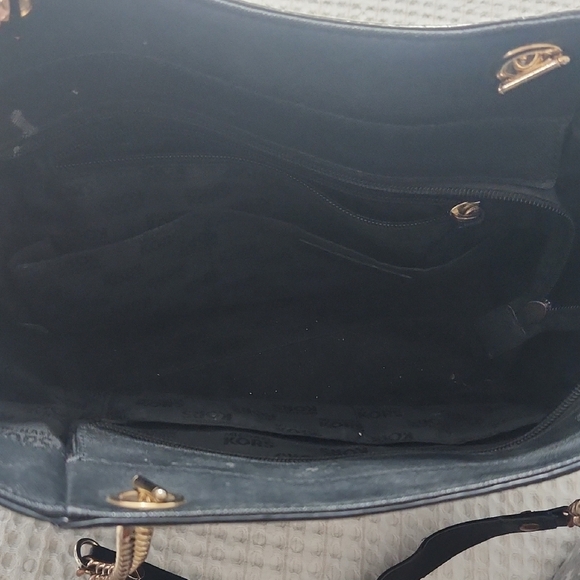 Michael Kors Black Shoulder Bag with Gold Logo and Chain Strap - Picture 4 of 7